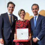 Placa-al-Mérito-Cientíﬁ-co-a-la-Dra.-Laura-Ceballos-García.